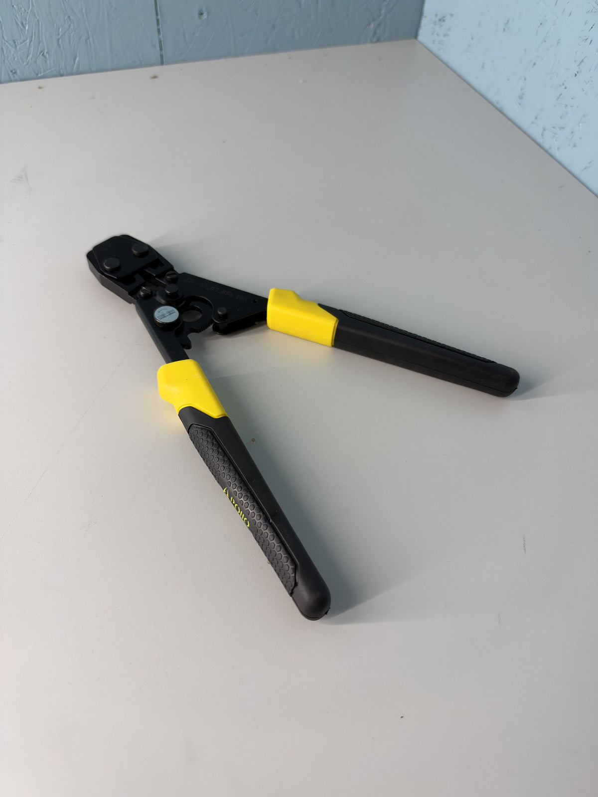 Apollo 3/8-3/4" Pex B Cinching Tool